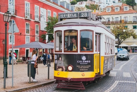 Un tramway à Lisbonne