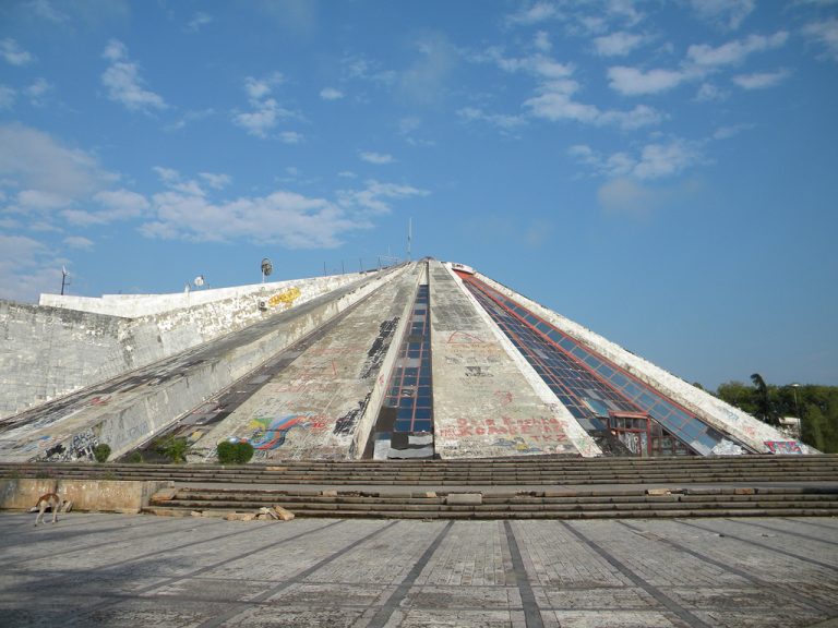 Visiter Piramida
